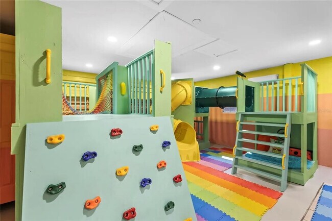 Building Photo - 1596 Idle Dr NE