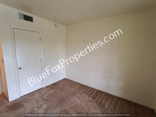 Building Photo - 254 E Pastime Rd