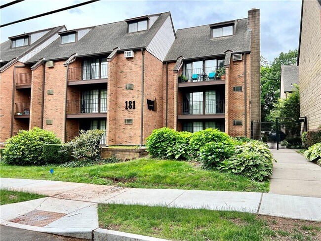 Building Photo - 181 Loomis Dr