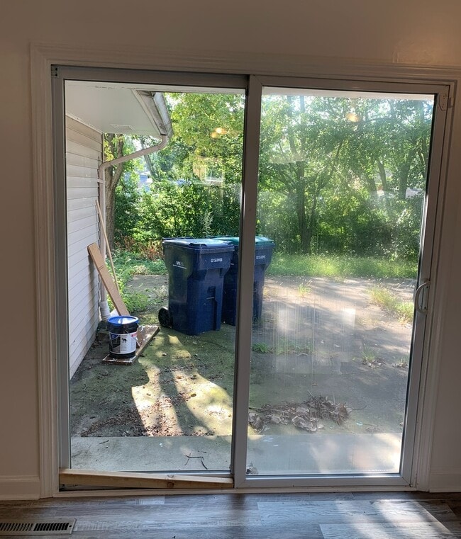 Building Photo - 946 Harvard Ln