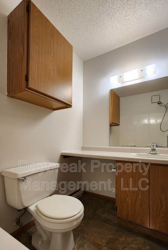 Building Photo - 1315 34th St Cir S