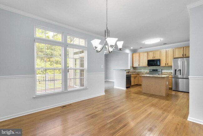 Building Photo - 6381 Stockbridge Overlook Ct