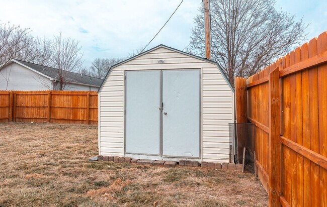 Building Photo - 3bd/2ba home available in November