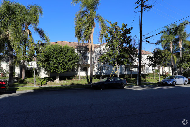 Building Photo - Courtyard Apartments