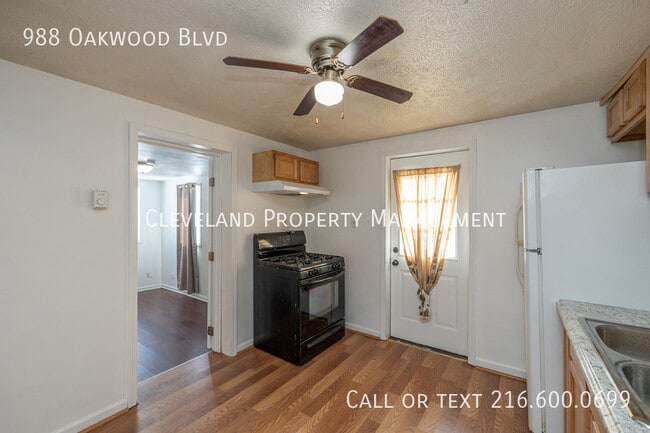 Building Photo - 988 Oakwood Blvd