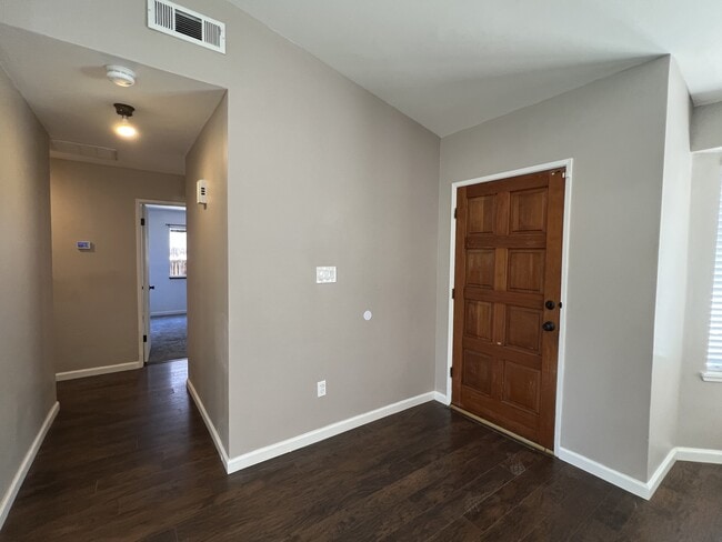Building Photo - 3901 Starwood Ln
