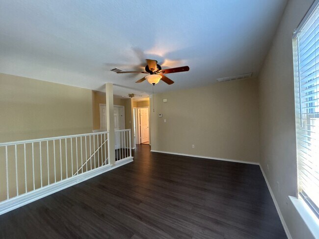 Building Photo - Charming 3BR Home with Modern Comforts and...