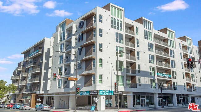Primary Photo - 313 W California Ave