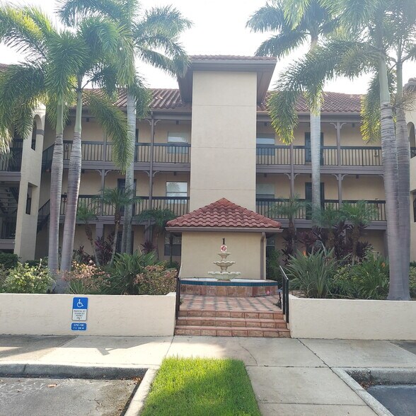Building Photo - 2400 Feather Sound Dr