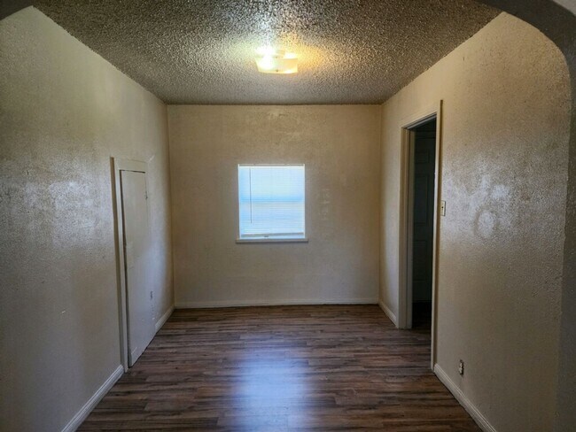 Building Photo - 1312 Carol Way