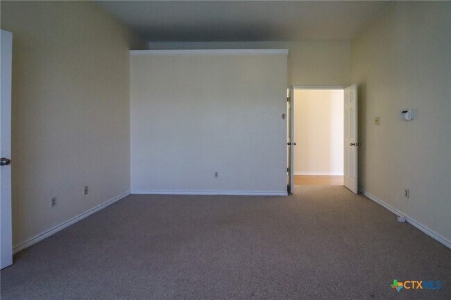 Building Photo - 608 Totem Trail