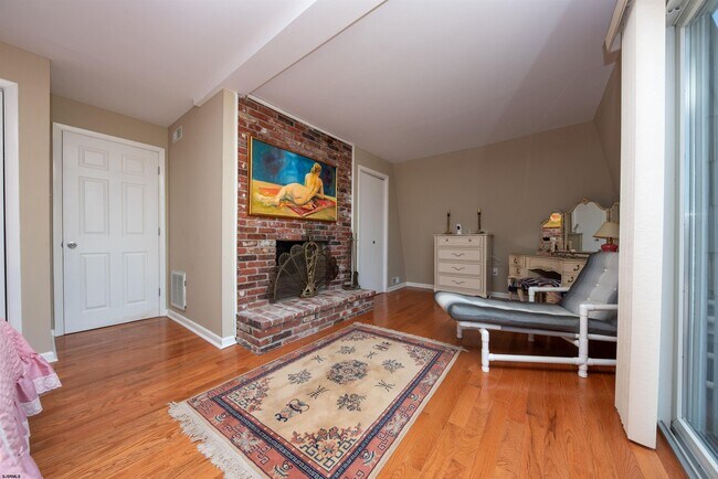 Building Photo - 3201 Bayland Dr
