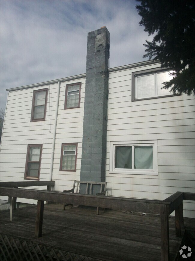 Building Photo - 327 Parkridge Ave