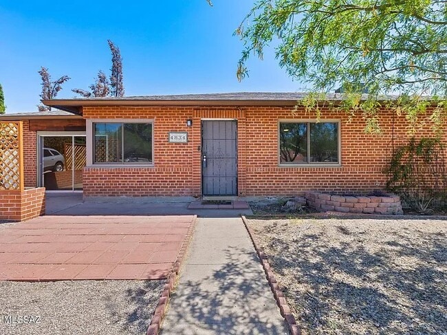 Building Photo - 4834 E Cecelia St