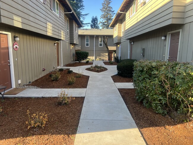 Building Photo - Westview Townhomes