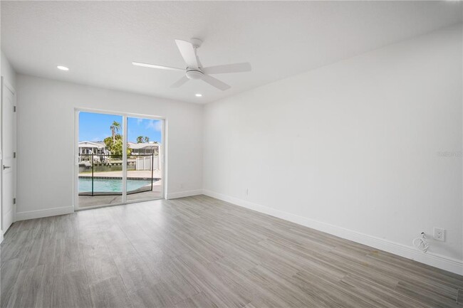 Building Photo - 3916 Doral Dr