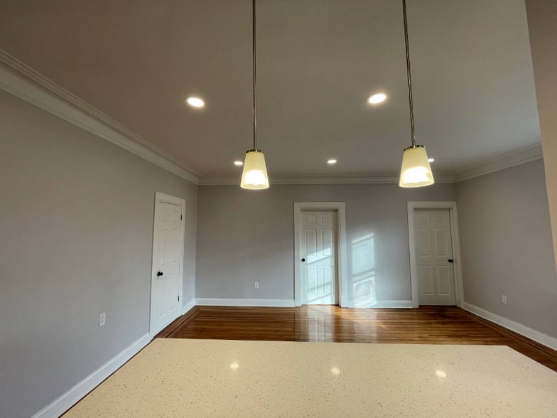 Building Photo - 610 Salem Ave