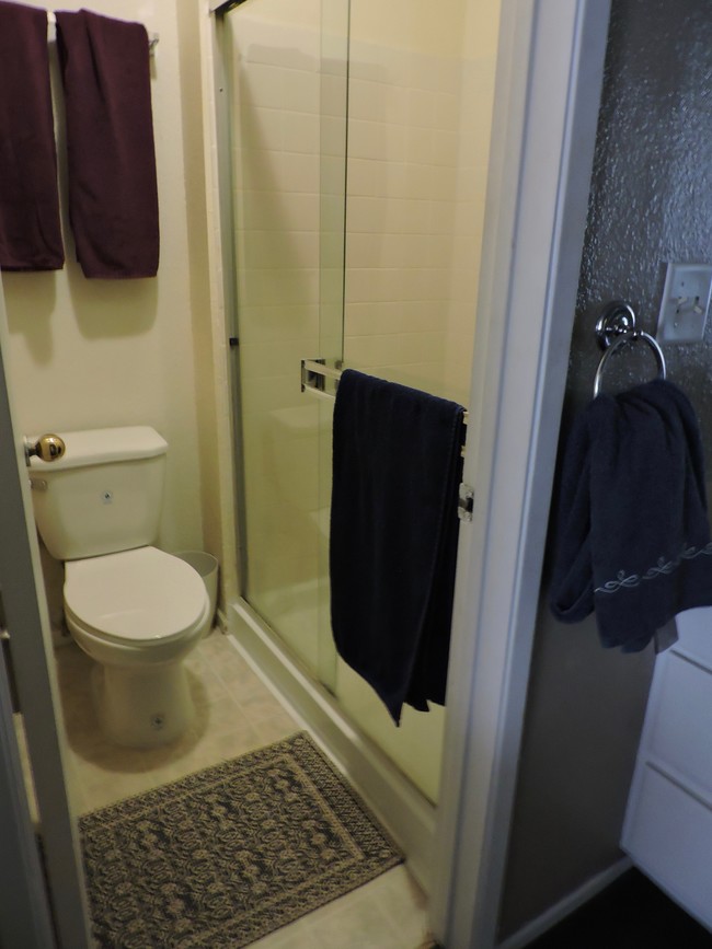 Bathroom - 1440 Veteran Ave