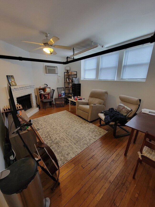 Building Photo - 519 W Deming Pl