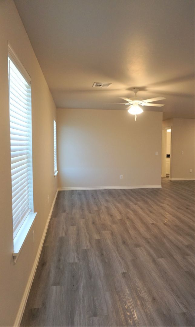 Building Photo - Chisholm Creek Duplex NW OKC