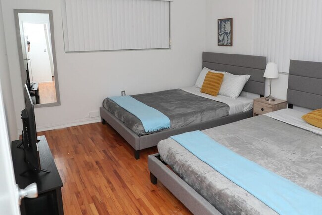 Building Photo - 219 Antilla Ave