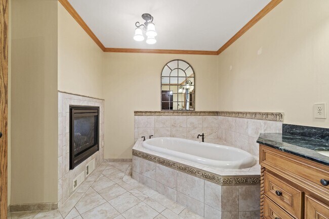 Building Photo - 12780 Chatter Brook Dr