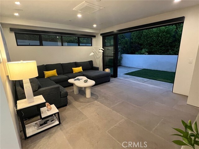 Building Photo - 809 Emerald Bay