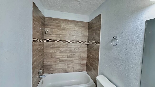 Building Photo - 2511 Maple Tree Ct