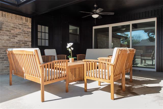 Building Photo - 2212 Parkhaven Dr