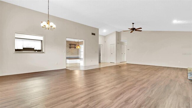 Building Photo - 6725 Islander Ln