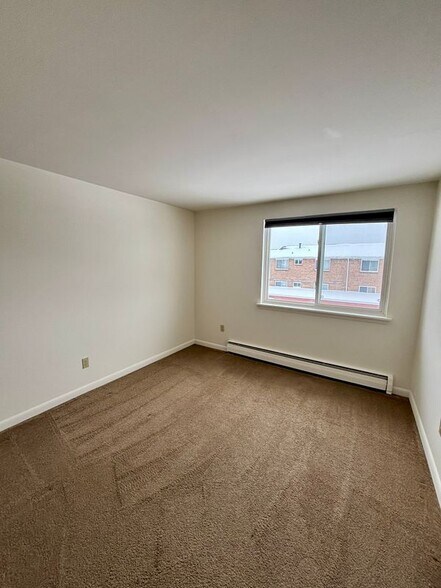 Building Photo - 18 Losson Garden Dr