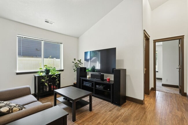 Building Photo - Gorgeous Hayden Home For Rent!