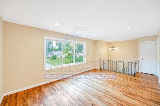Building Photo - 9 Juniper Pl