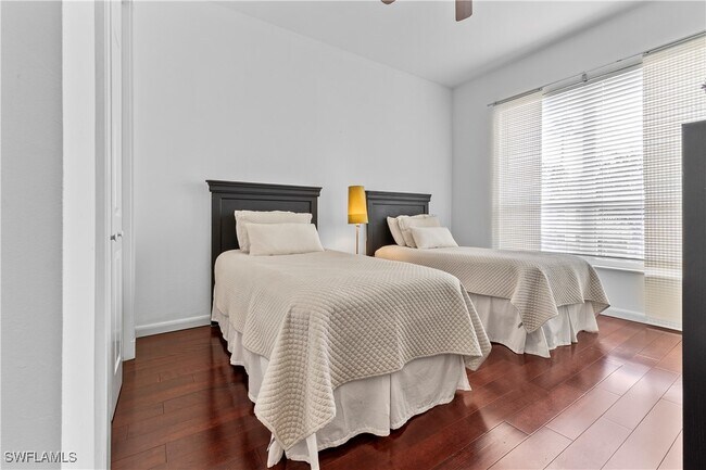 Building Photo - 1845 Les Chateaux Blvd