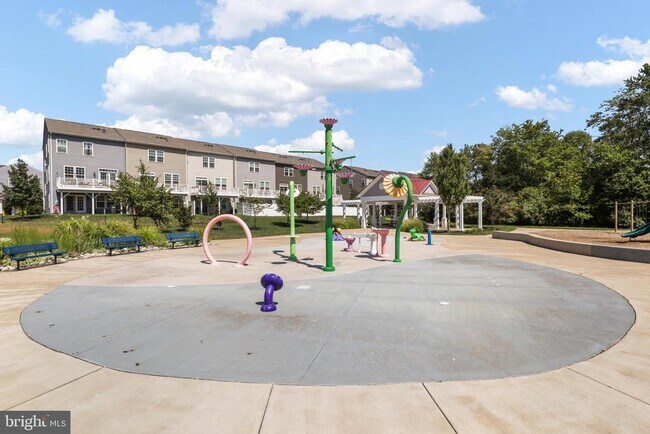 Building Photo - 10739 Hinton Wy