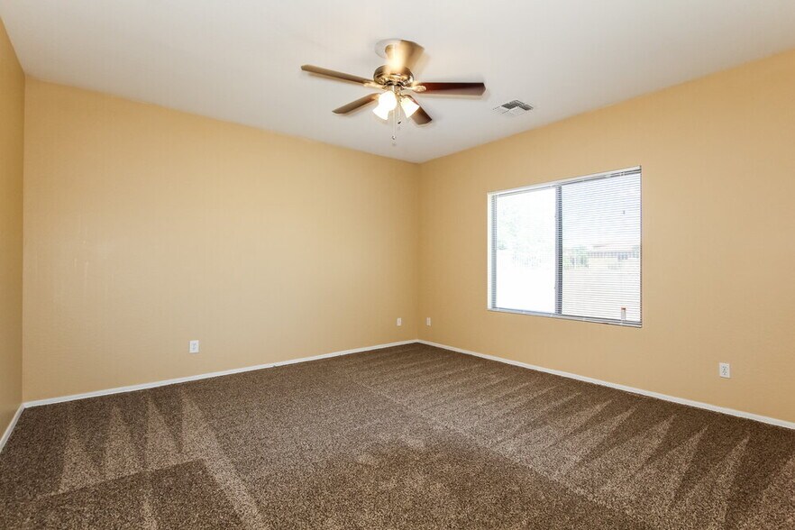 Building Photo - 15221 N 177th Dr