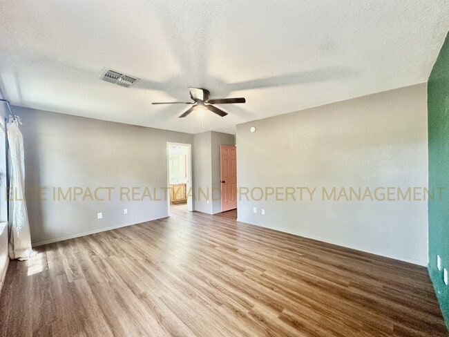 Building Photo - 10930 S San Clemente Camino