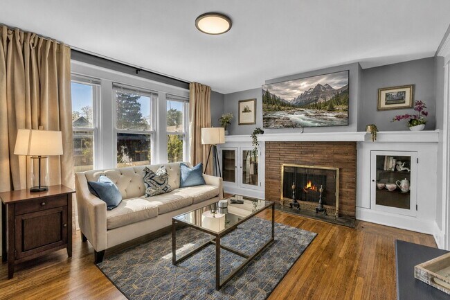 Building Photo - Furnished 7-Bedroom, 4-Bath Whole House in North Buffalo