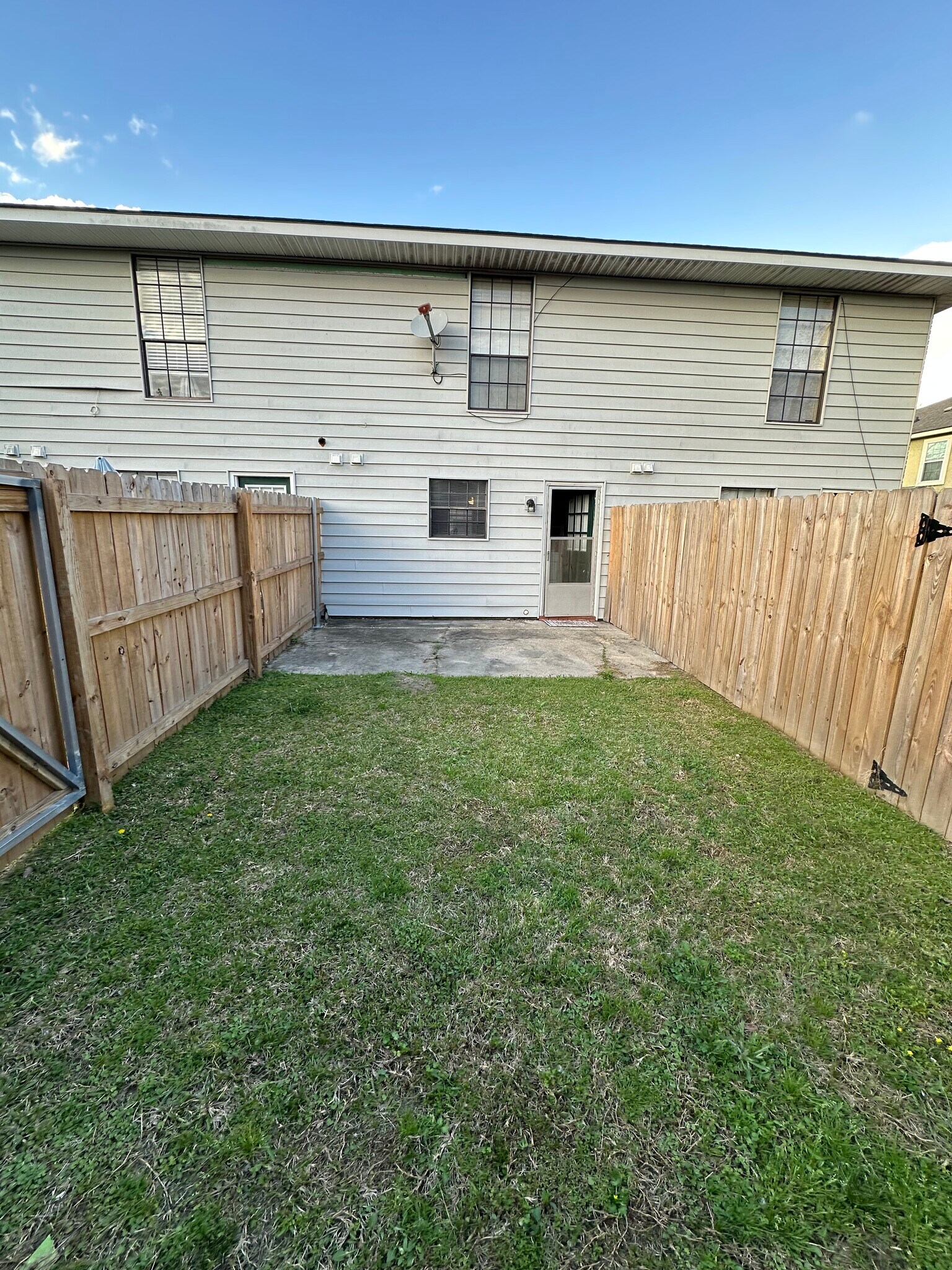 Building Photo - 540 S Flannery Rd