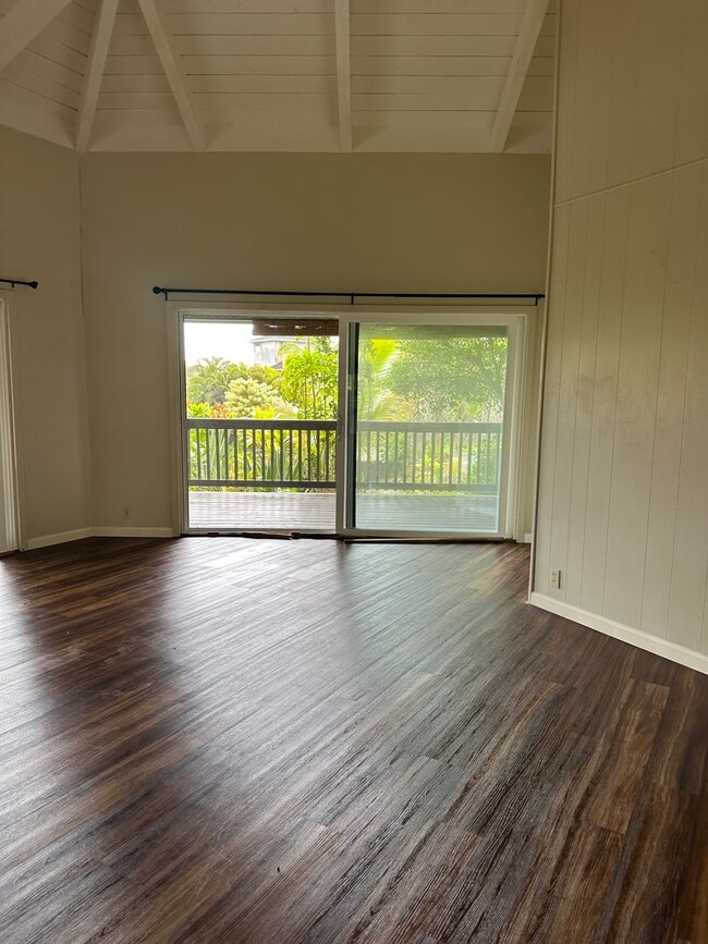 Building Photo - 4 Bedroom/ 2.5 Bath