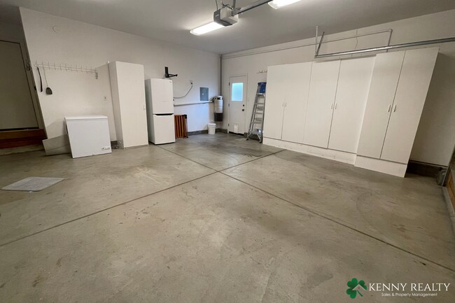 Building Photo - Stunning 3 Bedroom, 2 Bathroom Home in San Carlos