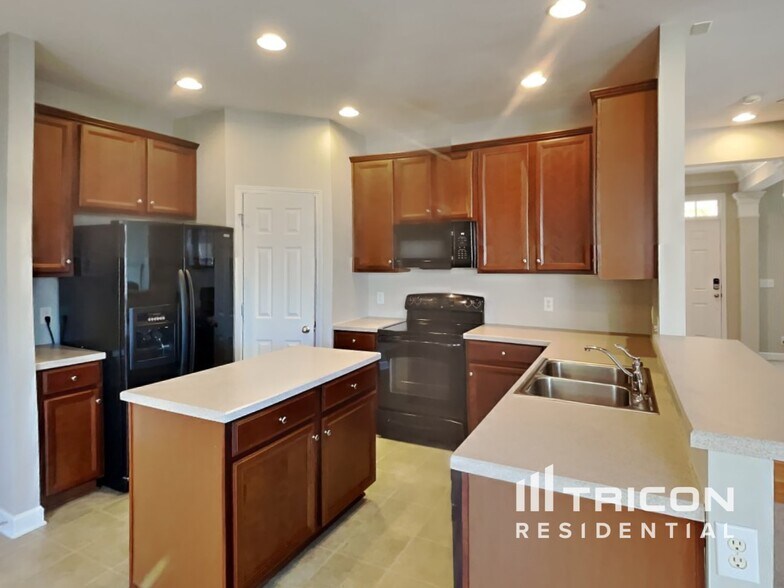 Building Photo - 1307 Creekside Dr