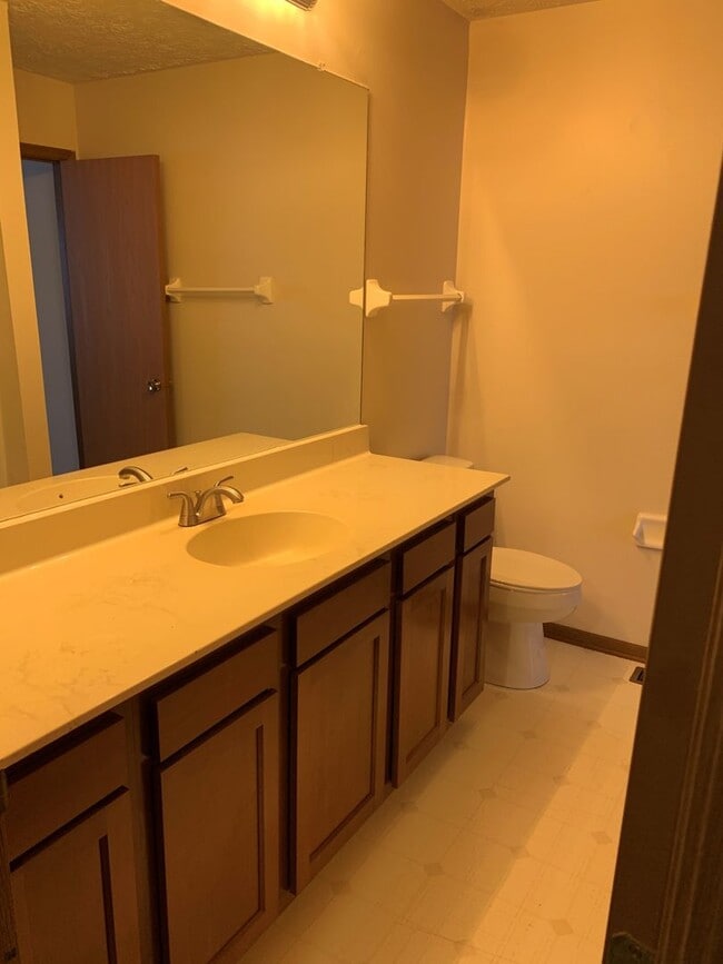 Building Photo - 5852 Aqua Bay Dr