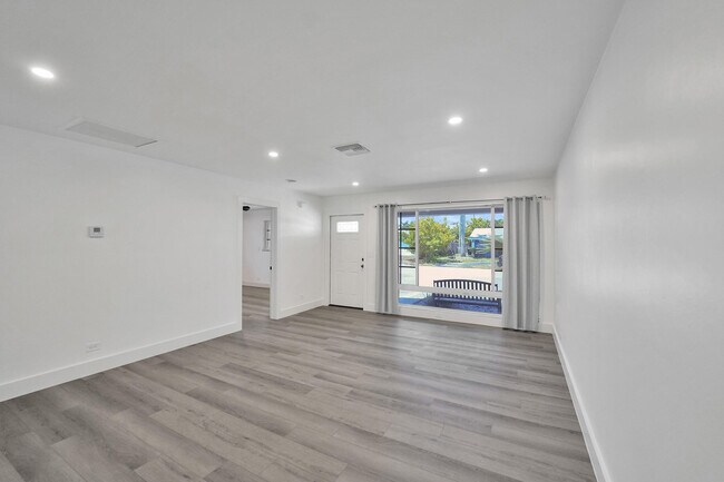 Building Photo - 1738 NE 52nd St
