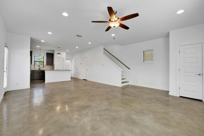 Building Photo - 1162 N Olive St
