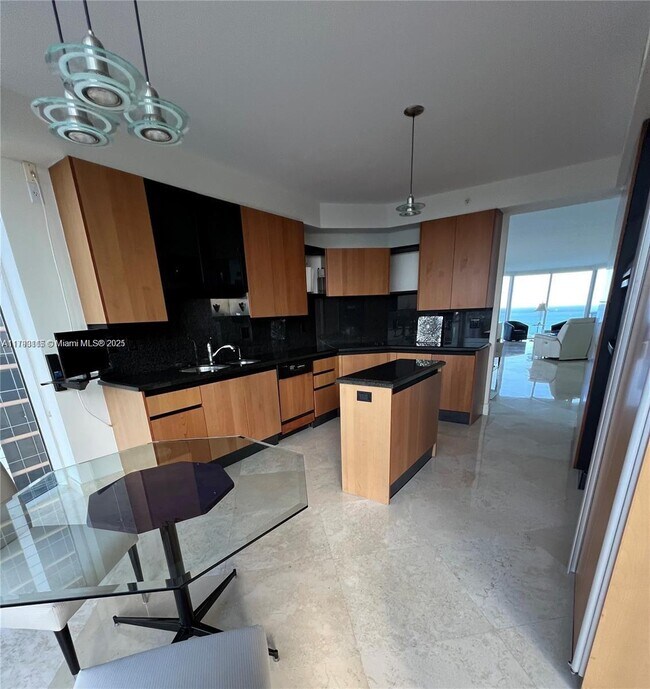 Building Photo - 17555 Collins Ave