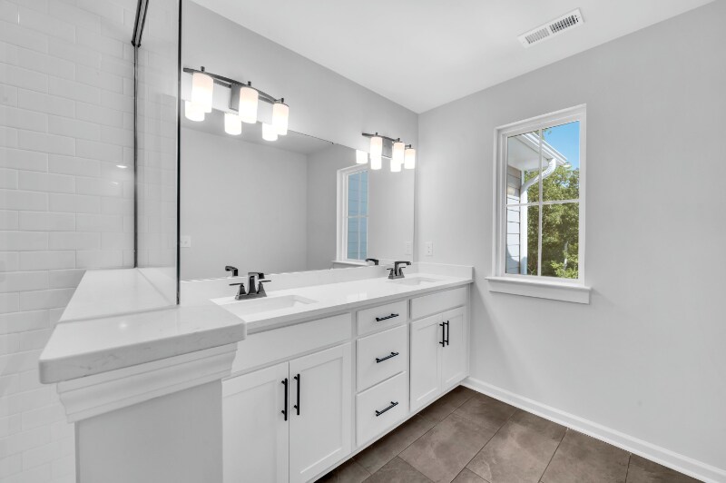 Building Photo - 153 Halite Ln
