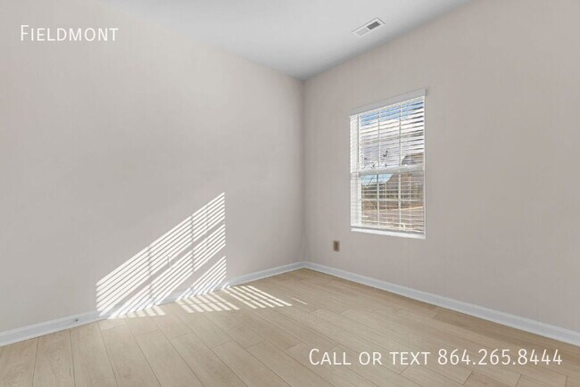 Building Photo - 211 Backstay Ln