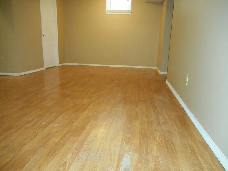 Building Photo - 3124 N Brookfield St