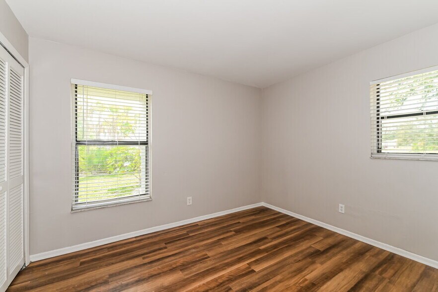 Building Photo - 244 SW 22nd Pl